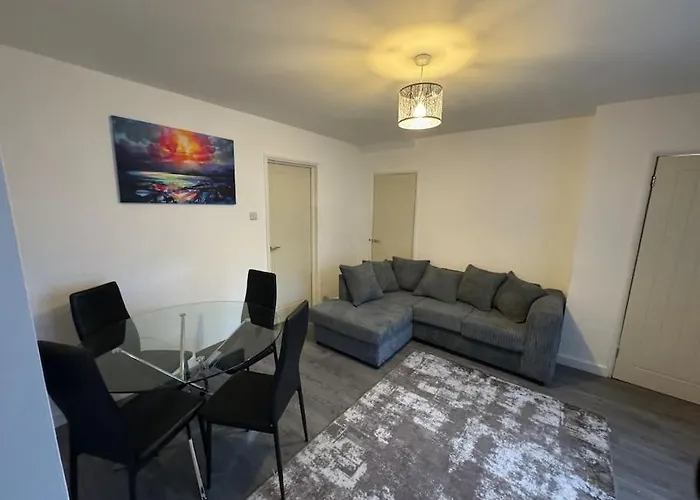 Three Bed House In Wolverhampton