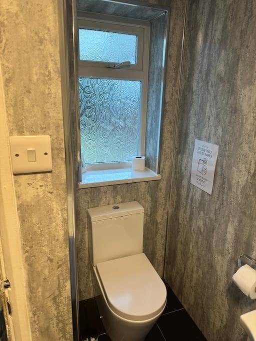Three Bed House In Wolverhampton * Bushbury