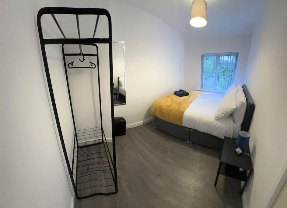 Three Bed House In Wolverhampton *